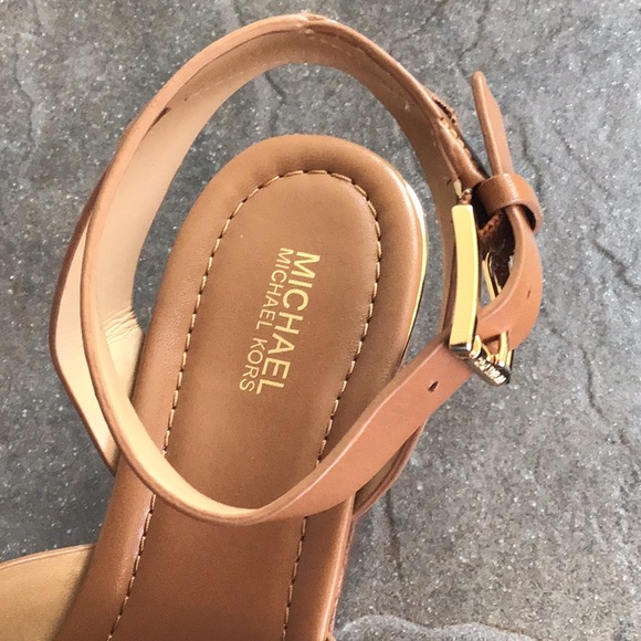 MK Wedges - Picture 5 of 5